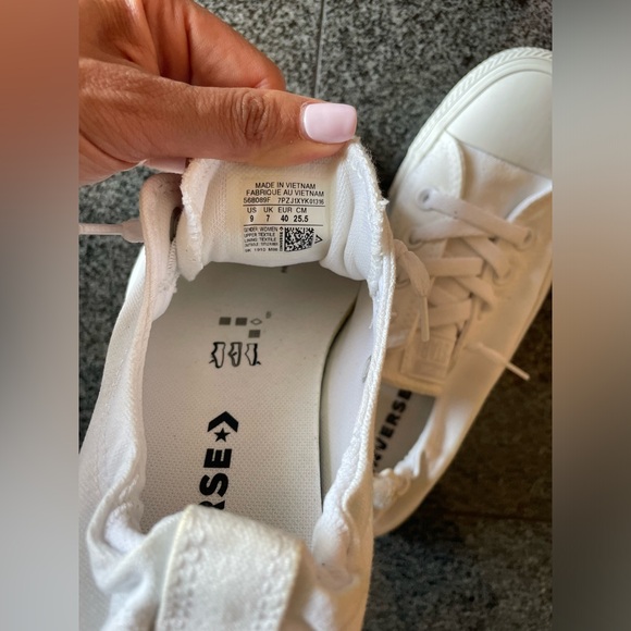 All White Converse Chuck Taylor All Star Slip-ons; size 9 in women’s - Picture 2 of 5